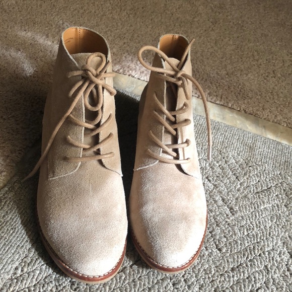 Urban Outfitters Shoes - Flat lace-up booties